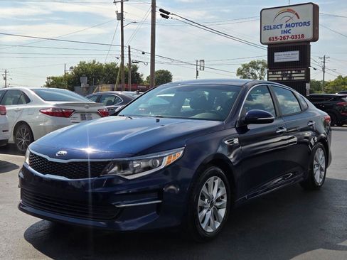 Used 2017 Kia Optima LX FWD image 2