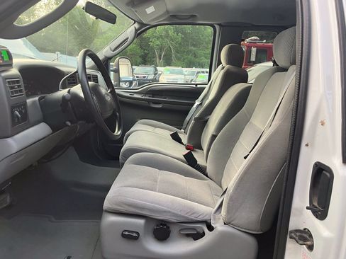Used 2004 Ford F350 XL AWD/4WD image 3