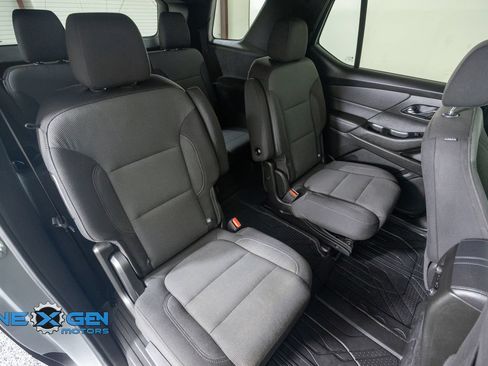 Used 2023 Chevrolet Traverse LT w/ LPO, Floor Liner Package AWD/4WD image 40