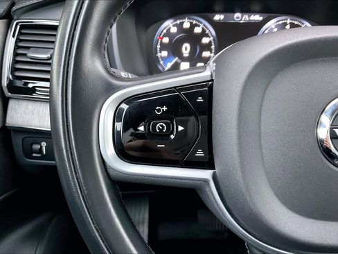 Used 2022 Volvo XC90 T6 Inscription w/ Climate Package image 11