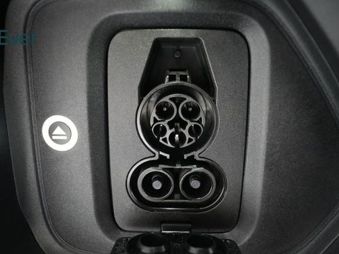Used 2025 Rivian R1T Adventure AWD/4WD image 10