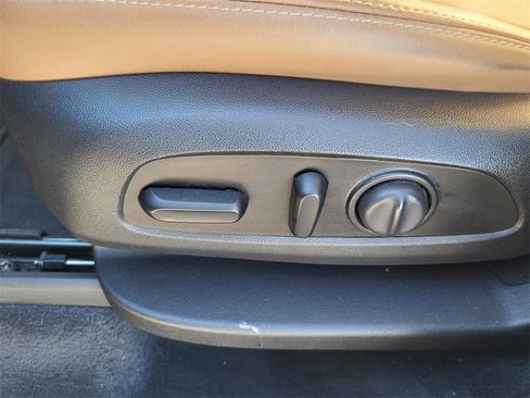 Used 2020 Buick Enclave Essence w/ Sound and Sites Package image 18