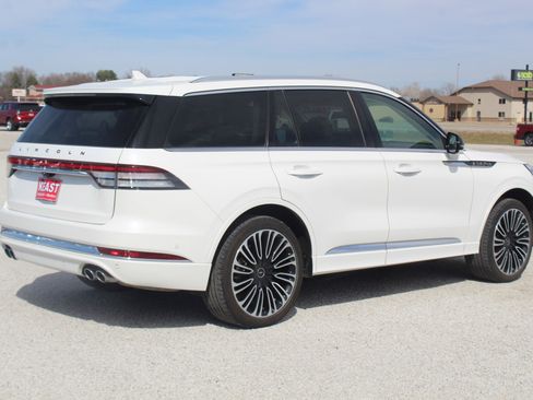 Used 2024 Lincoln Aviator Black Label w/ Dynamic Handling Package image 5