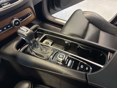 Used 2018 Volvo XC90 T6 Inscription w/ Convenience Package image 20