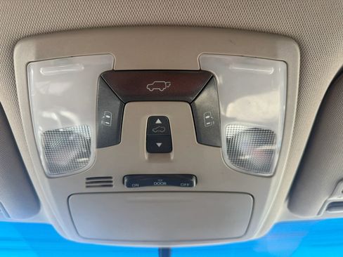 Used 2016 Toyota Sienna XLE w/ XLE Navigation Package image 23