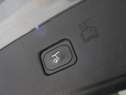 Used 2024 Ford Edge Titanium image 22