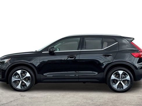 New 2025 Volvo XC40 B5 Core w/ Protection Package Premier image 5