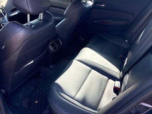 Used 2016 Acura TLX FWD image 4