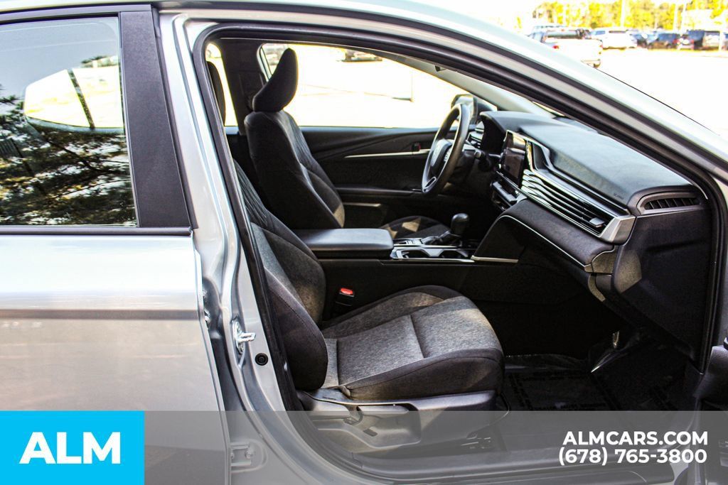 Used 2025 Toyota Camry LE FWD image 20