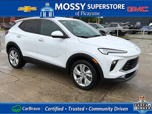 Certified 2024 Buick Encore GX Preferred w/ Comfort Package FWD image 10