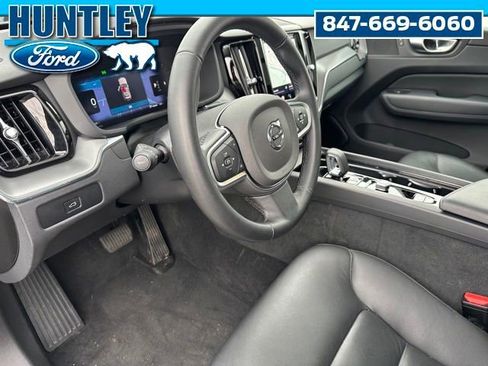 Used 2025 Volvo XC60 B5 Core AWD/4WD image 19