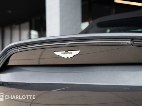 Used 2021 Aston Martin V8 Vantage Roadster image 18