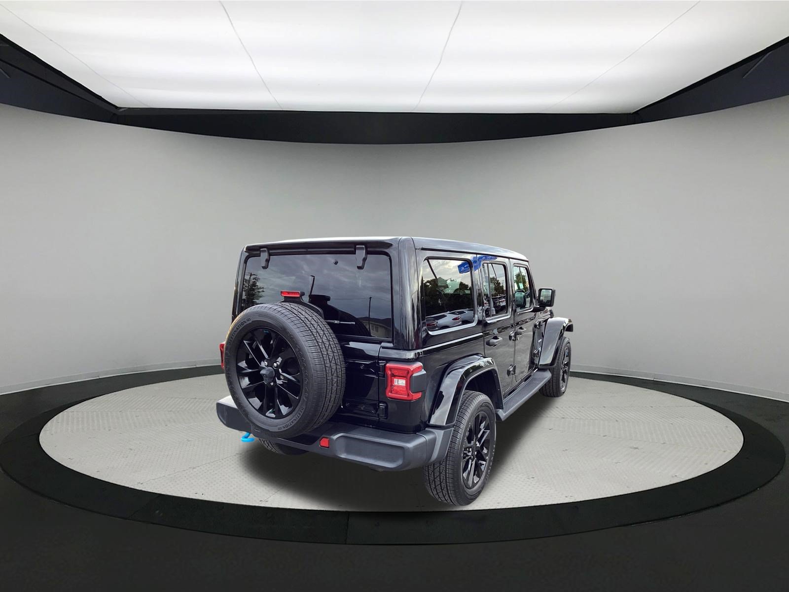 Used 2022 Jeep Wrangler Unlimited Sahara w/ Cold Weather Group AWD/4WD image 8