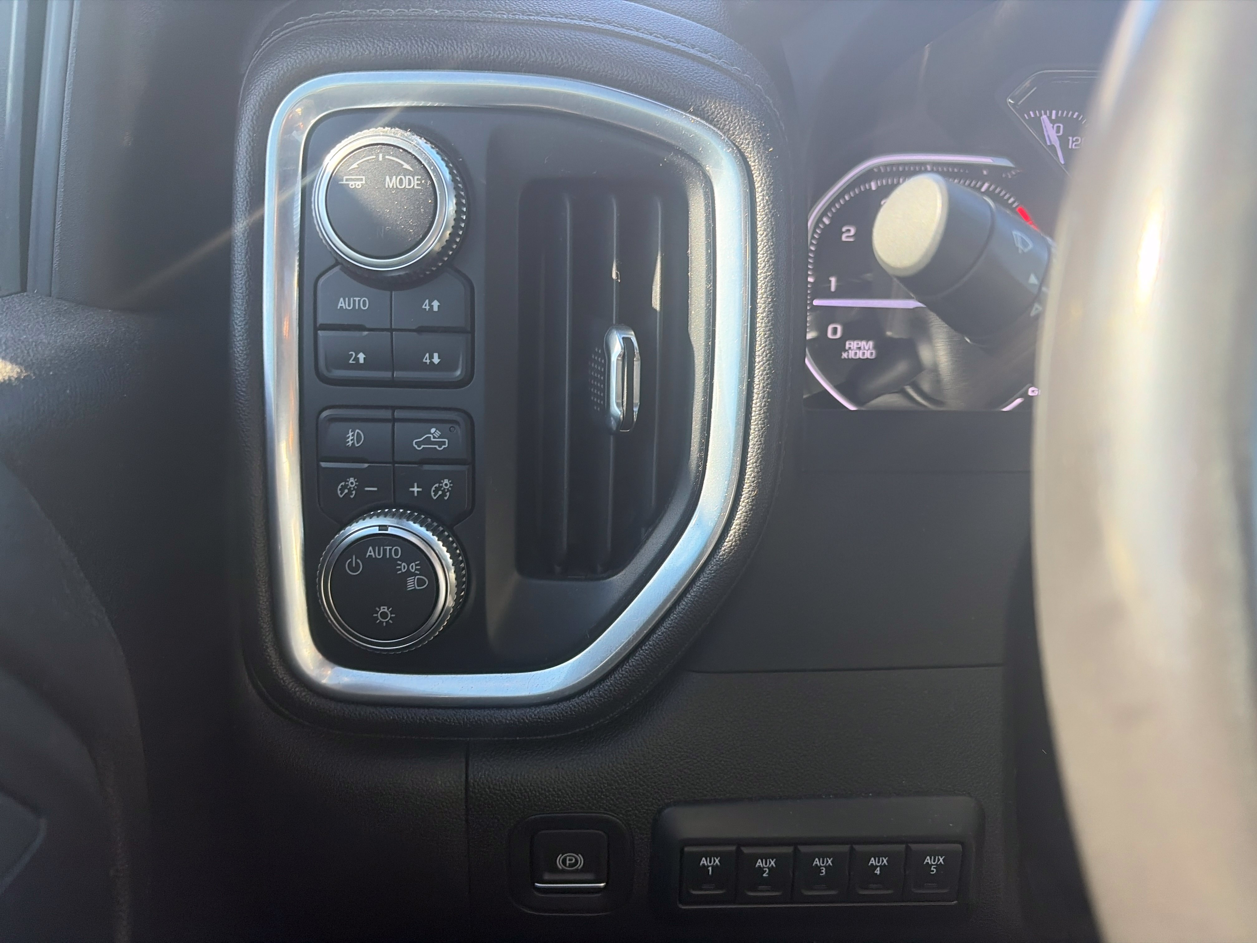 Used 2022 GMC Sierra 3500 SLE w/ SLE Convenience Package AWD/4WD image 23
