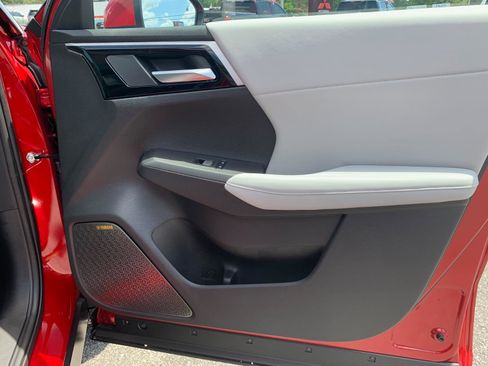 New 2025 Mitsubishi Outlander SE image 24