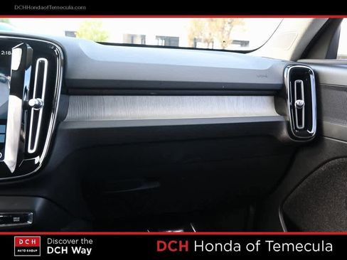 Used 2021 Volvo XC40 T4 Inscription image 28