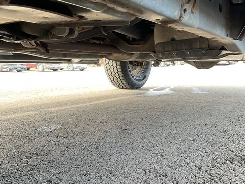 Used 2017 Nissan Titan SV image 49