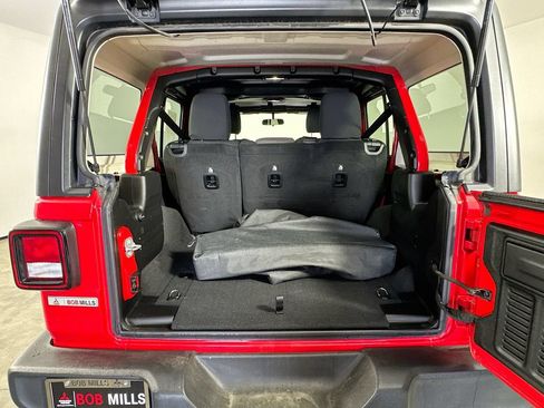 Used 2018 Jeep Wrangler Unlimited Sport S AWD/4WD image 26