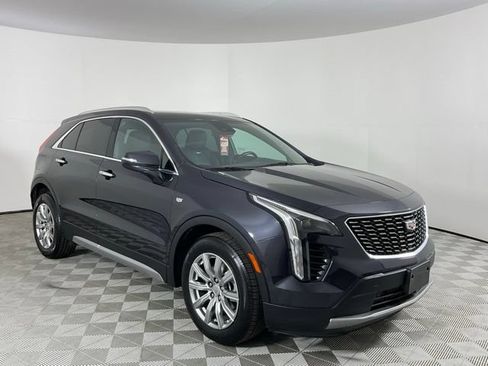 Used 2023 Cadillac XT4 Premium Luxury FWD image 3