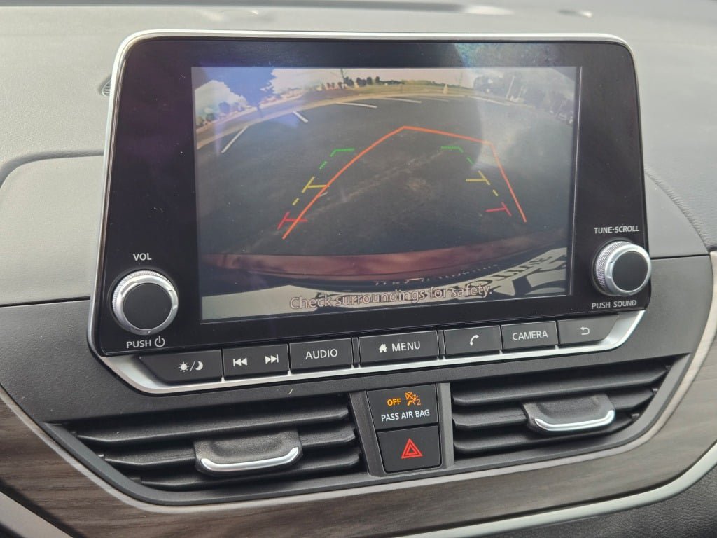 Used 2024 Nissan Altima 2.5 SV FWD image 23