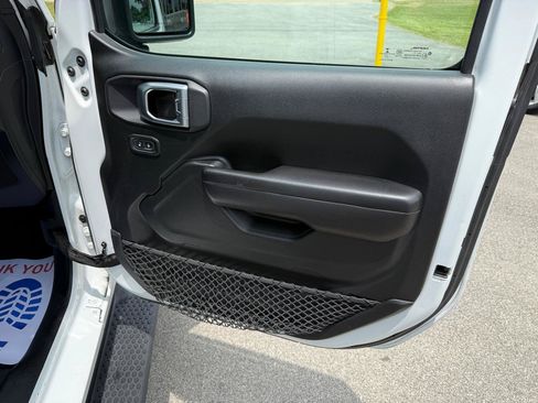 Used 2018 Jeep Wrangler Unlimited Sport S AWD/4WD image 26