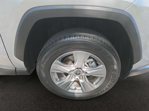 Used 2025 Toyota RAV4 XLE FWD image 41