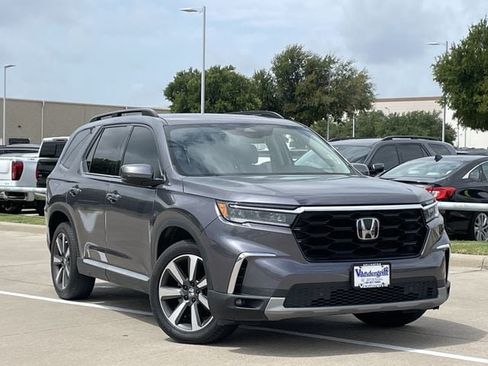 Certified 2025 Honda Pilot Touring image 2
