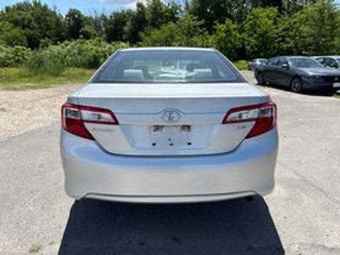 Used 2012 Toyota Camry LE FWD image 6