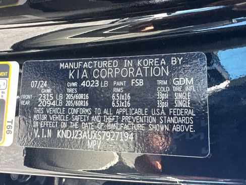 Used 2025 Kia Soul LX FWD image 32