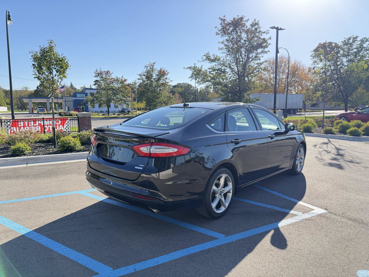Used 2014 Ford Fusion SE FWD image 5