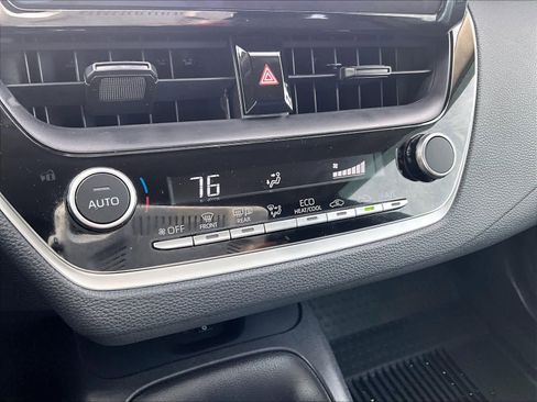 Used 2025 Toyota Corolla LE w/ LE Premium Package image 26