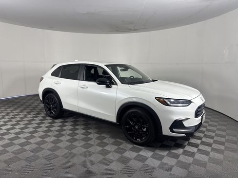 Certified 2024 Honda HR-V Sport image 2
