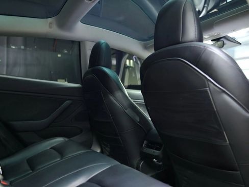 Used 2019 Tesla Model 3 Standard Range Plus image 32