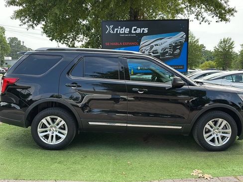 Used 2018 Ford Explorer XLT AWD/4WD image 7