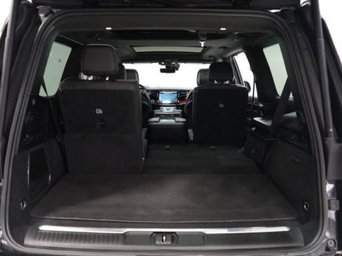 Used 2023 Jeep Grand Wagoneer Series II image 37