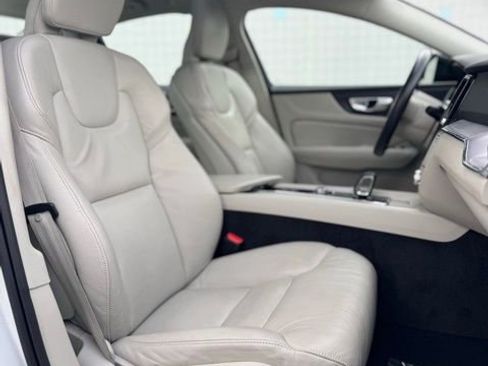 Used 2024 Volvo S60 B5 Core image 23