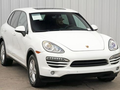 Used 2014 Porsche Cayenne image 50