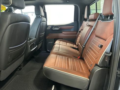 Used 2025 GMC Sierra 1500 Denali Ultimate AWD/4WD image 32