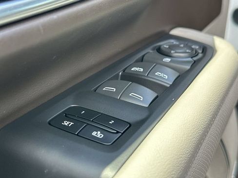 Used 2024 GMC Yukon SLT RWD image 22