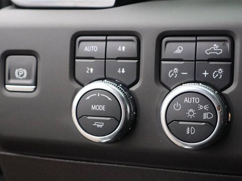 Used 2025 GMC Sierra 3500 Denali Ultimate AWD/4WD image 19