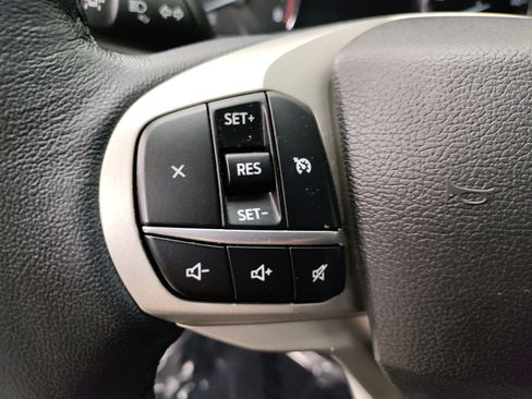 Used 2022 Ford Explorer XLT w/ Equipment Group 202A image 15