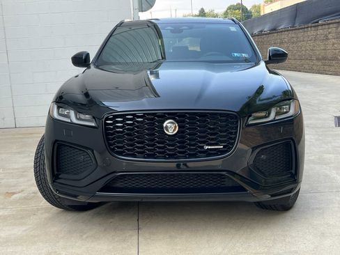 Used 2025 Jaguar F-PACE R-Dynamic S image 2
