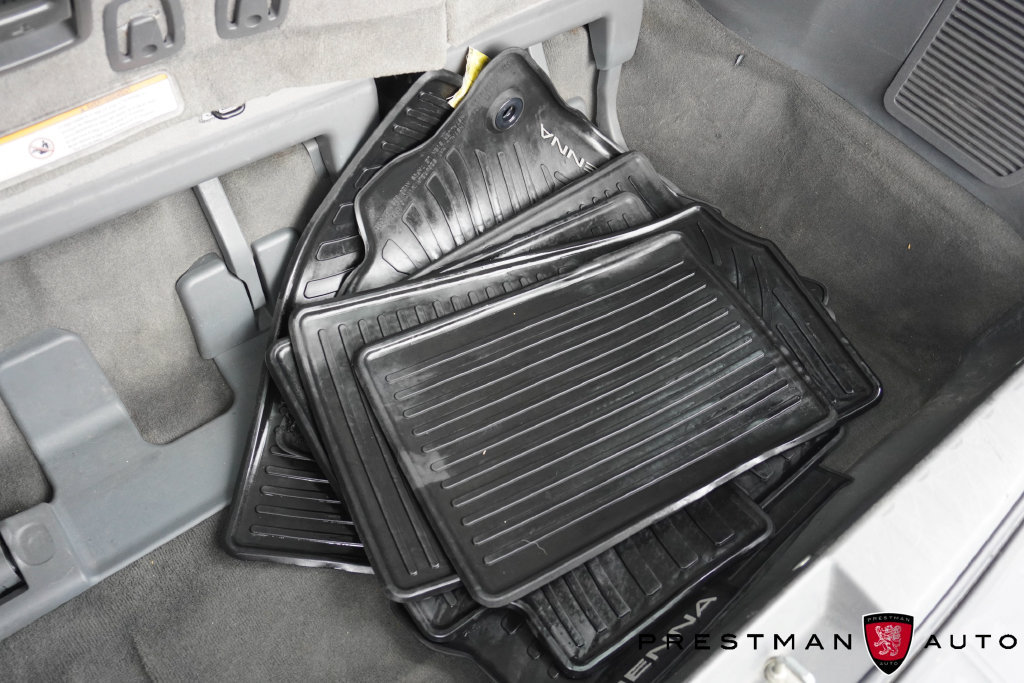 Used 2018 Toyota Sienna XLE w/ XLE Navigation Package FWD image 40