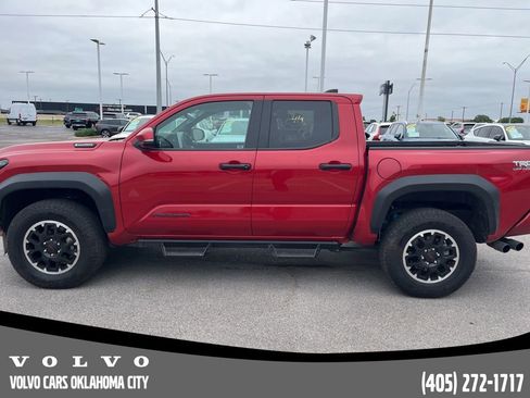 Used 2025 Toyota Tacoma TRD Off-Road w/ TRD Off Road Upgrade Package AWD/4WD image 8