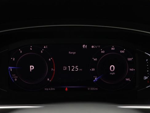 Used 2019 Volkswagen Tiguan SEL Premium image 8