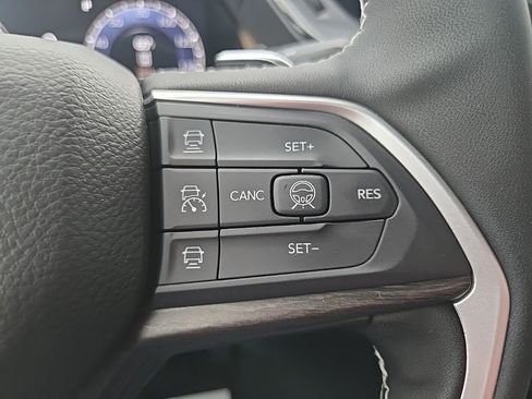 New 2026 Jeep Grand Cherokee Altitude image 40