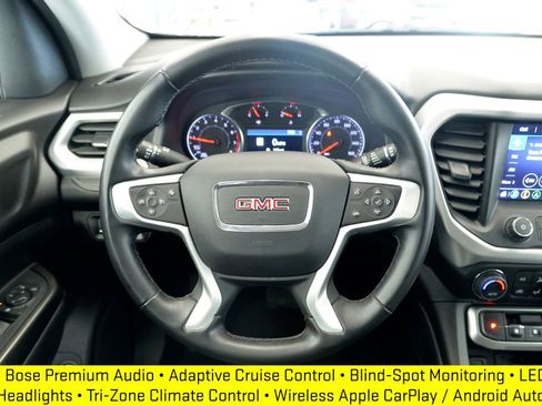 Used 2023 GMC Acadia SLT image 18