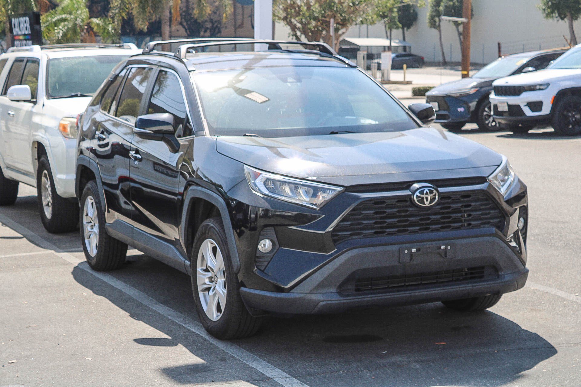 Used 2021 Toyota RAV4 XLE FWD image 3