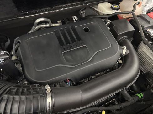 Used 2023 GMC Acadia SLE w/ Driver Convenience Package FWD image 55