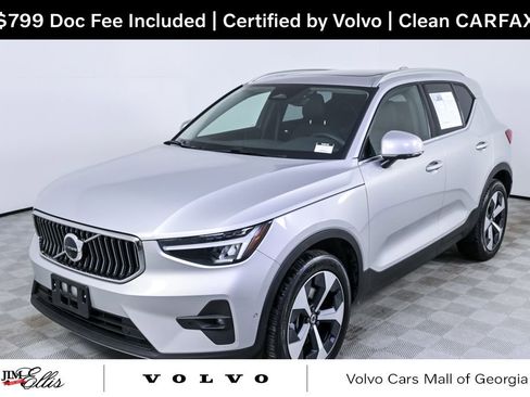 Certified 2025 Volvo XC40 B5 Plus image 1